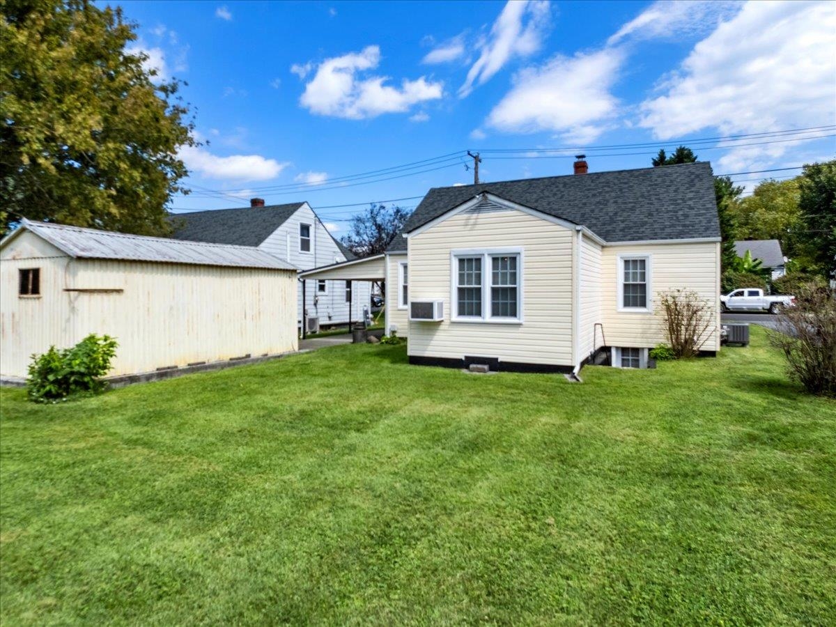 113 Roberta Street Narrows VA 24124