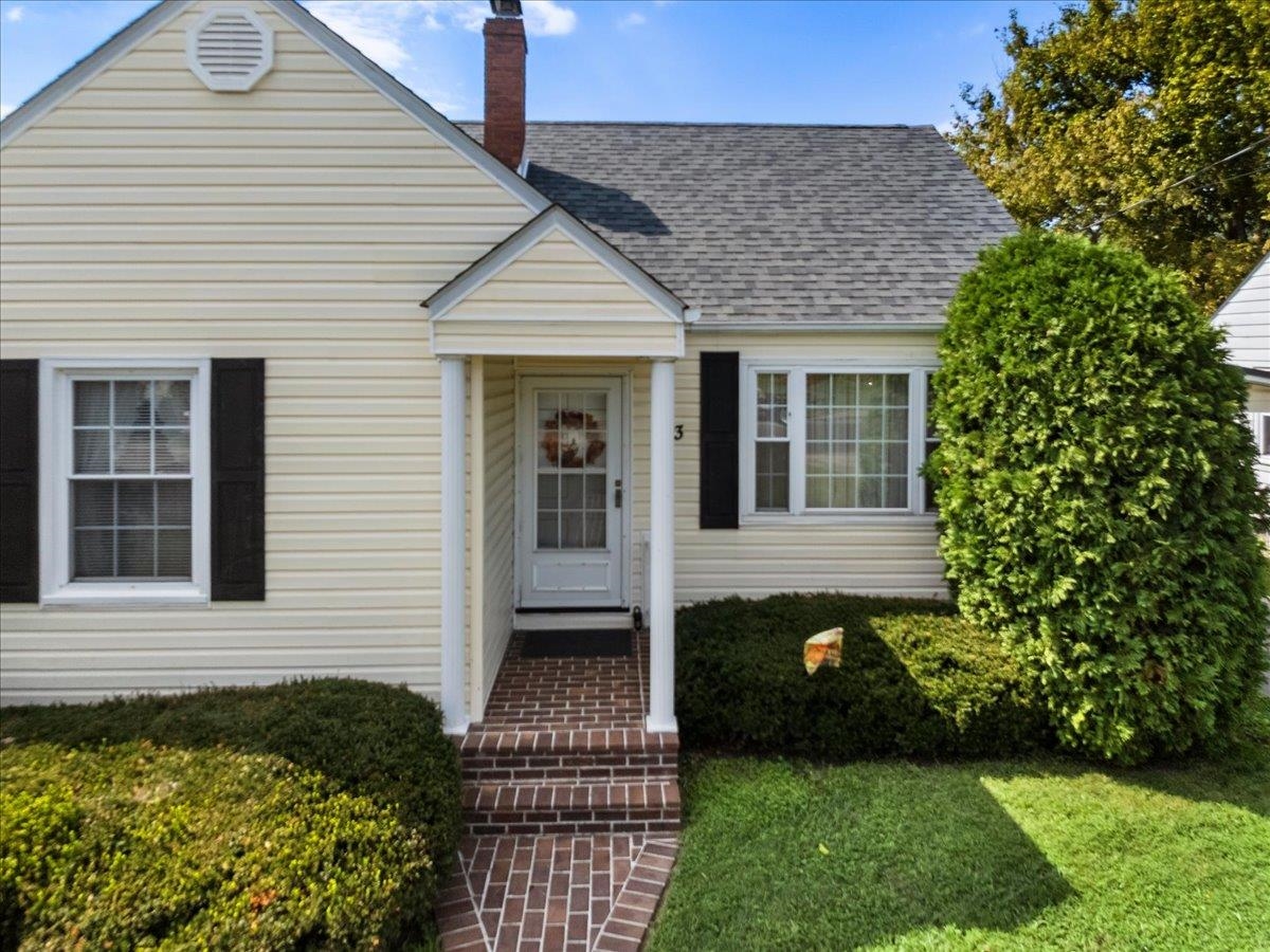 113 Roberta Street Narrows VA 24124