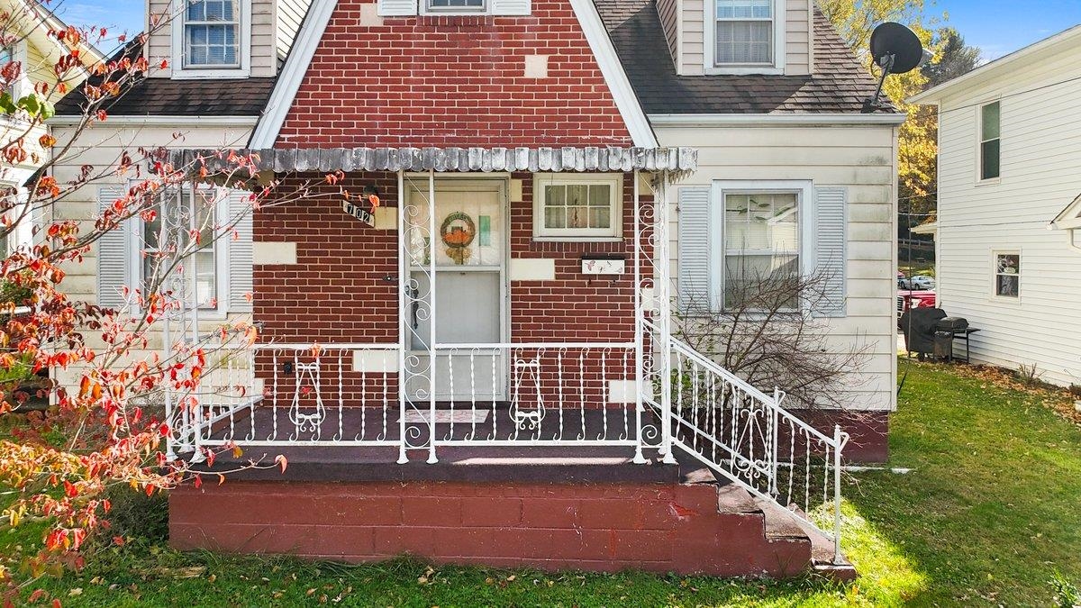 702 Westview Street Narrows VA 24124