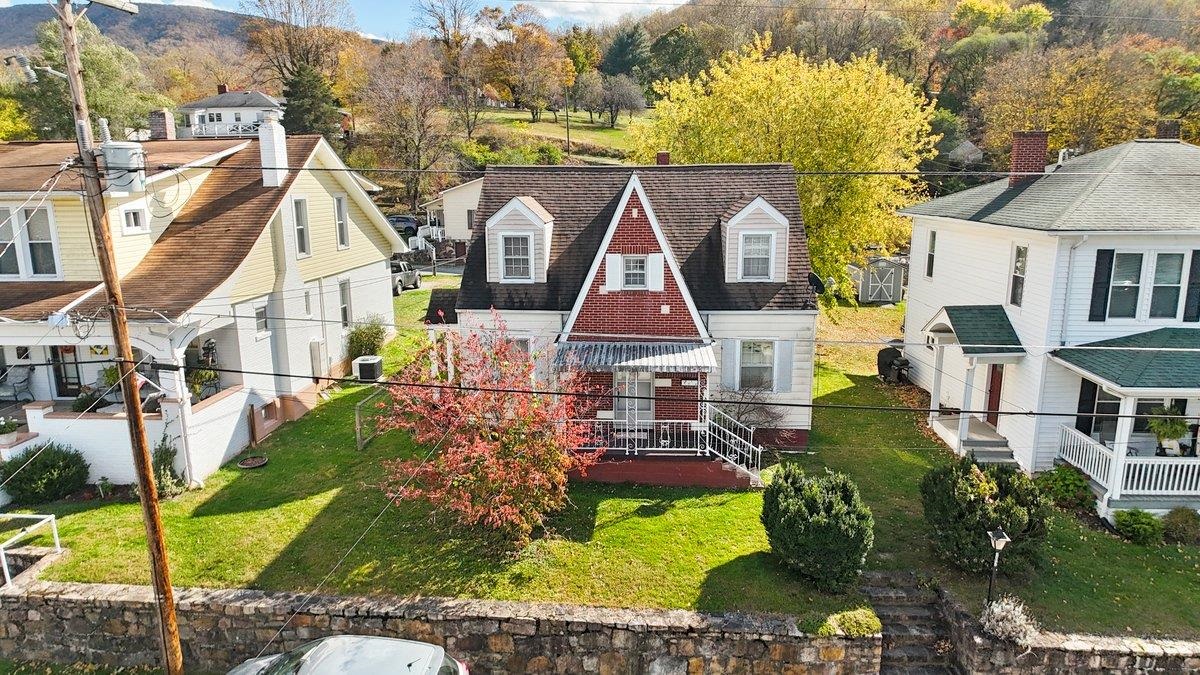 702 Westview Street Narrows VA 24124