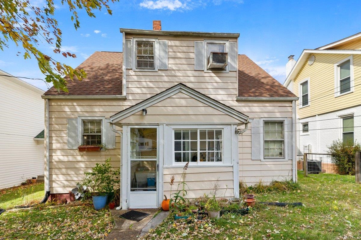 702 Westview Street Narrows VA 24124