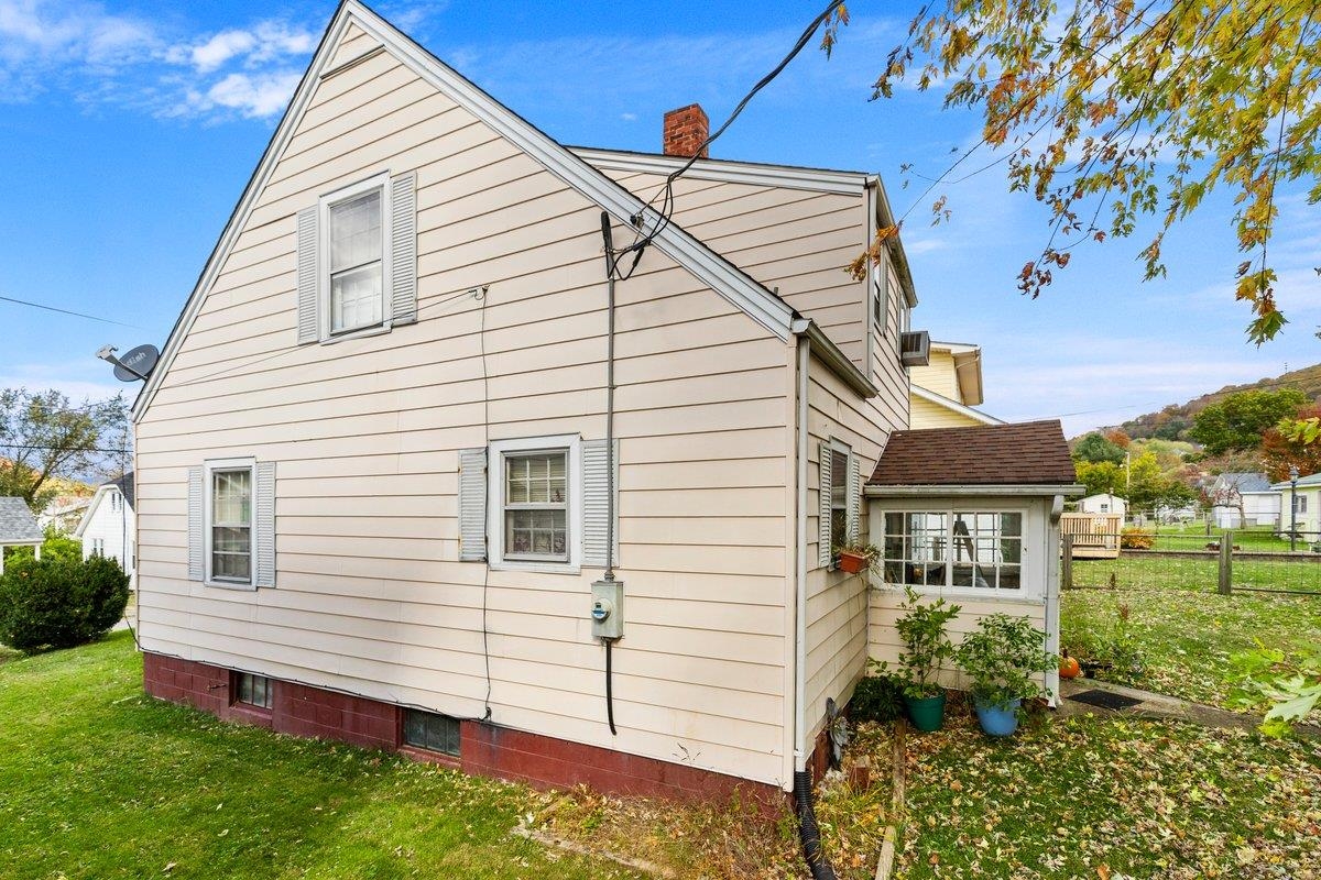 702 Westview Street Narrows VA 24124