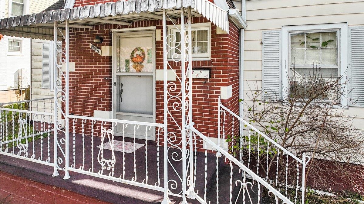 702 Westview Street Narrows VA 24124