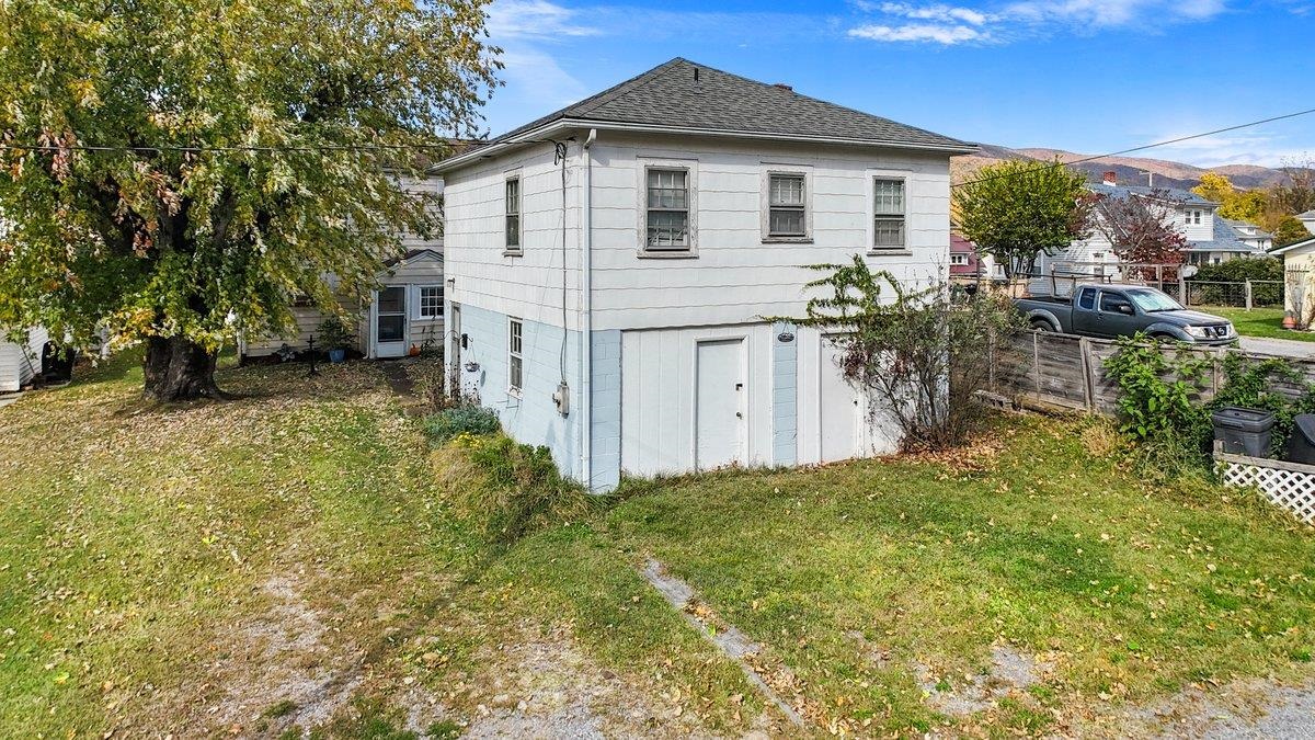 702 Westview Street Narrows VA 24124