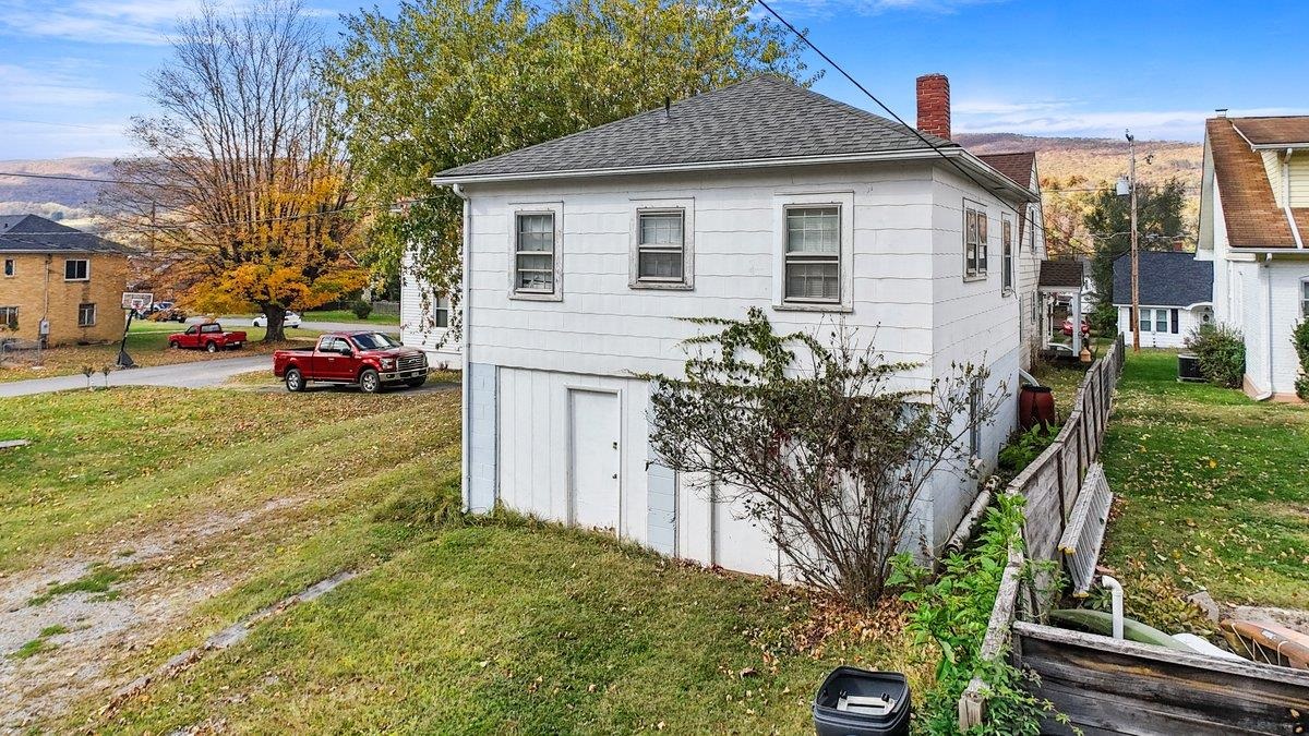 702 Westview Street Narrows VA 24124