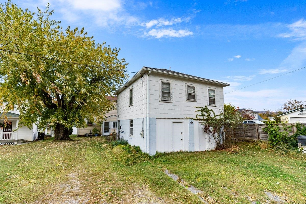 702 Westview Street Narrows VA 24124