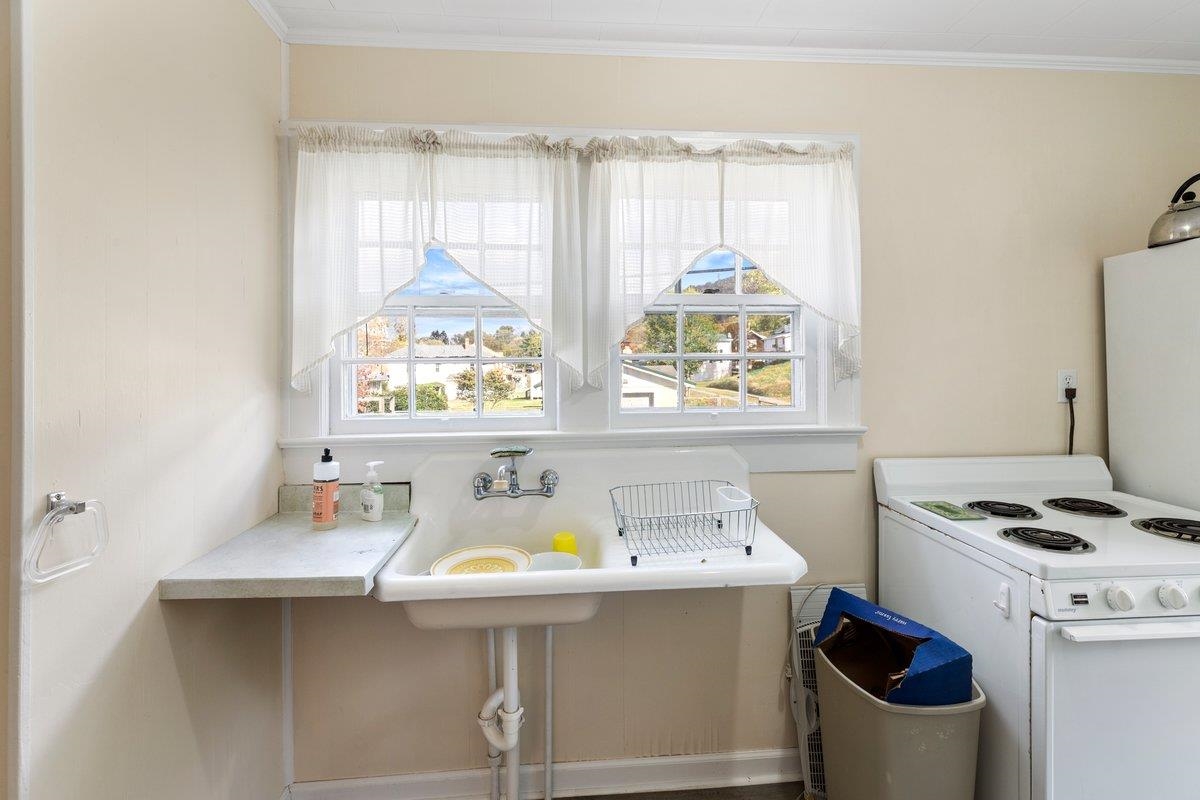 702 Westview Street Narrows VA 24124