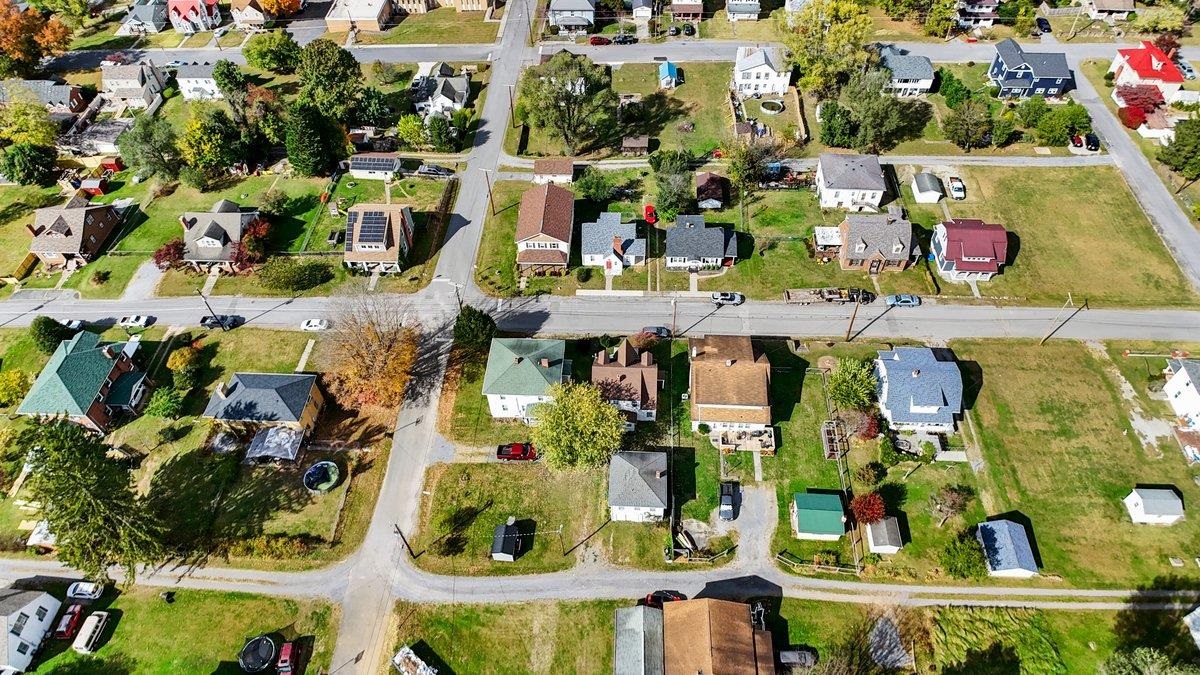 702 Westview Street Narrows VA 24124