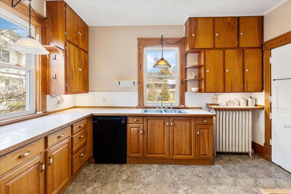 36 8th Street NW Pulaski VA 24301