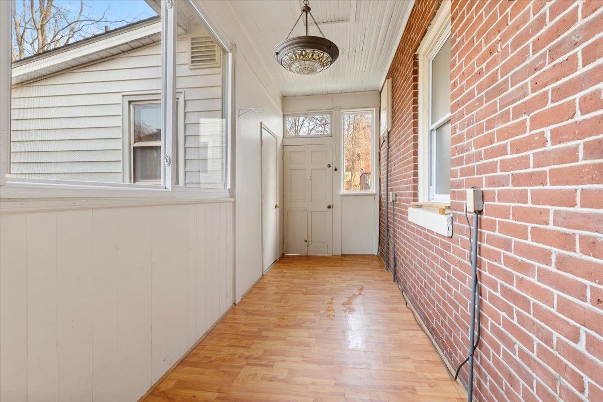 36 8th Street NW Pulaski VA 24301