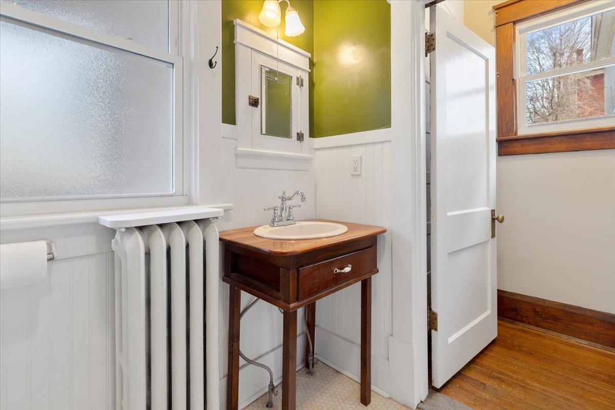 36 8th Street NW Pulaski VA 24301