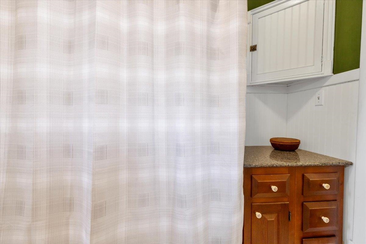 36 8th Street NW Pulaski VA 24301