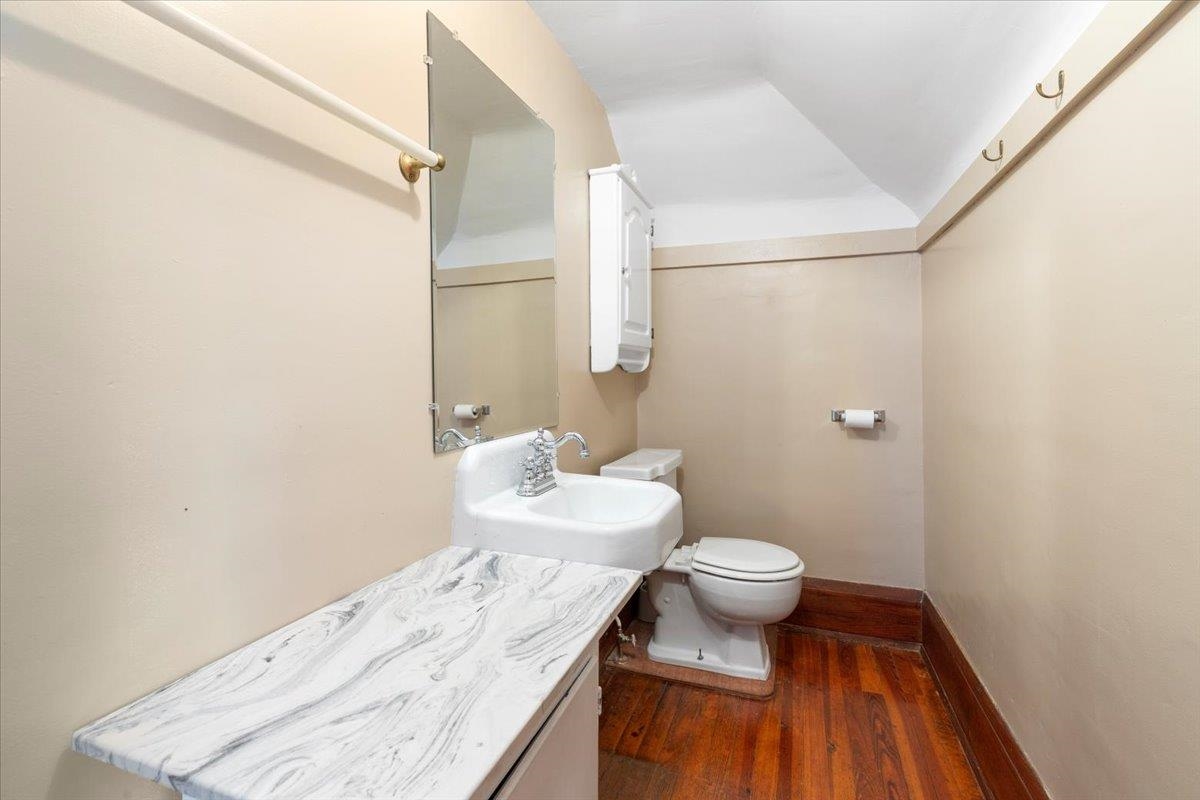 36 8th Street NW Pulaski VA 24301