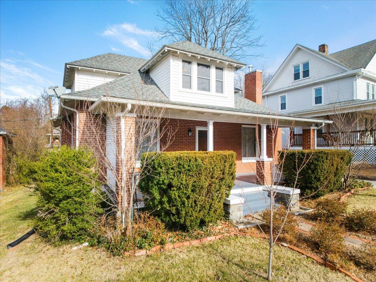 36 8th Street NW Pulaski VA 24301