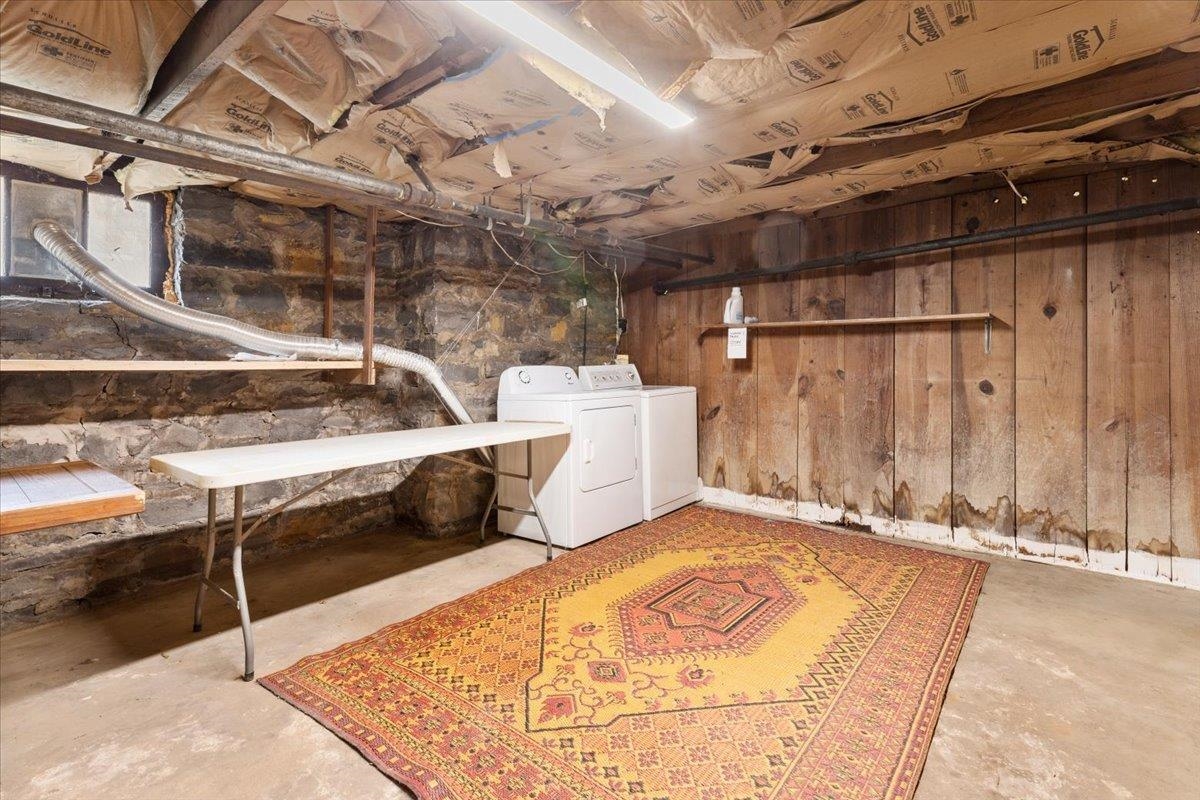 36 8th Street NW Pulaski VA 24301