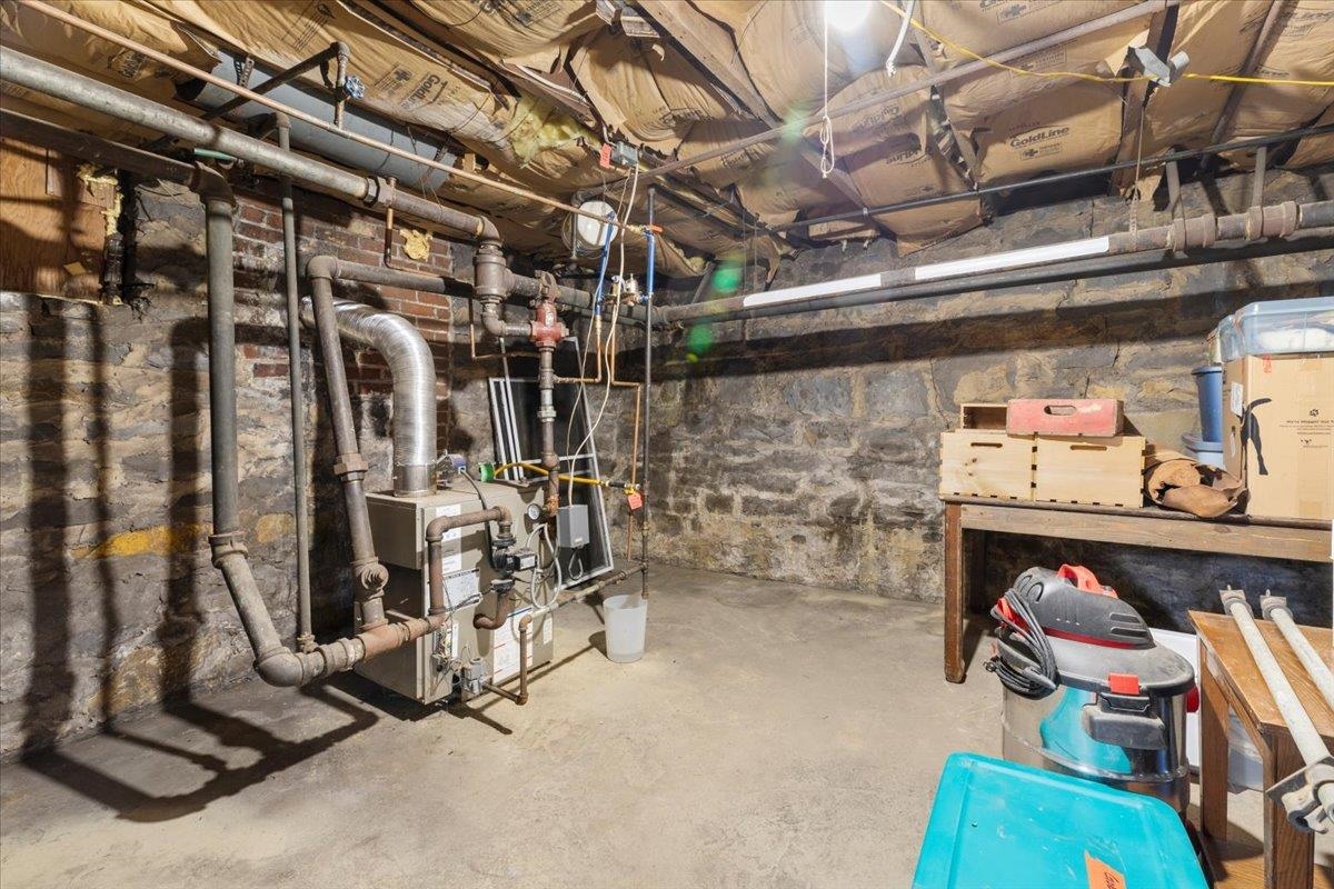 36 8th Street NW Pulaski VA 24301