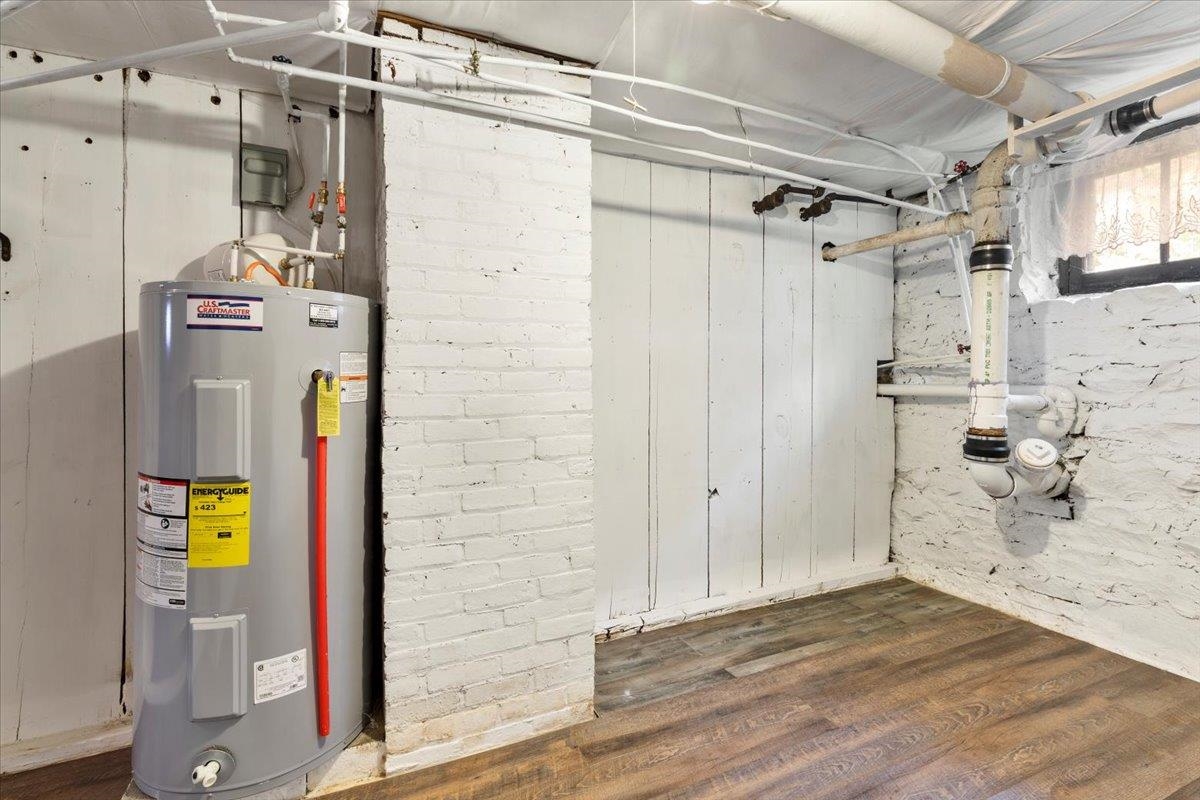 36 8th Street NW Pulaski VA 24301