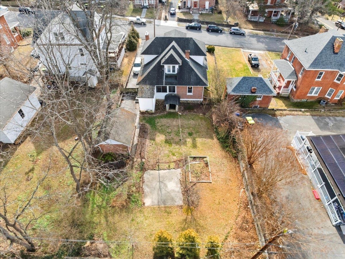 36 8th Street NW Pulaski VA 24301