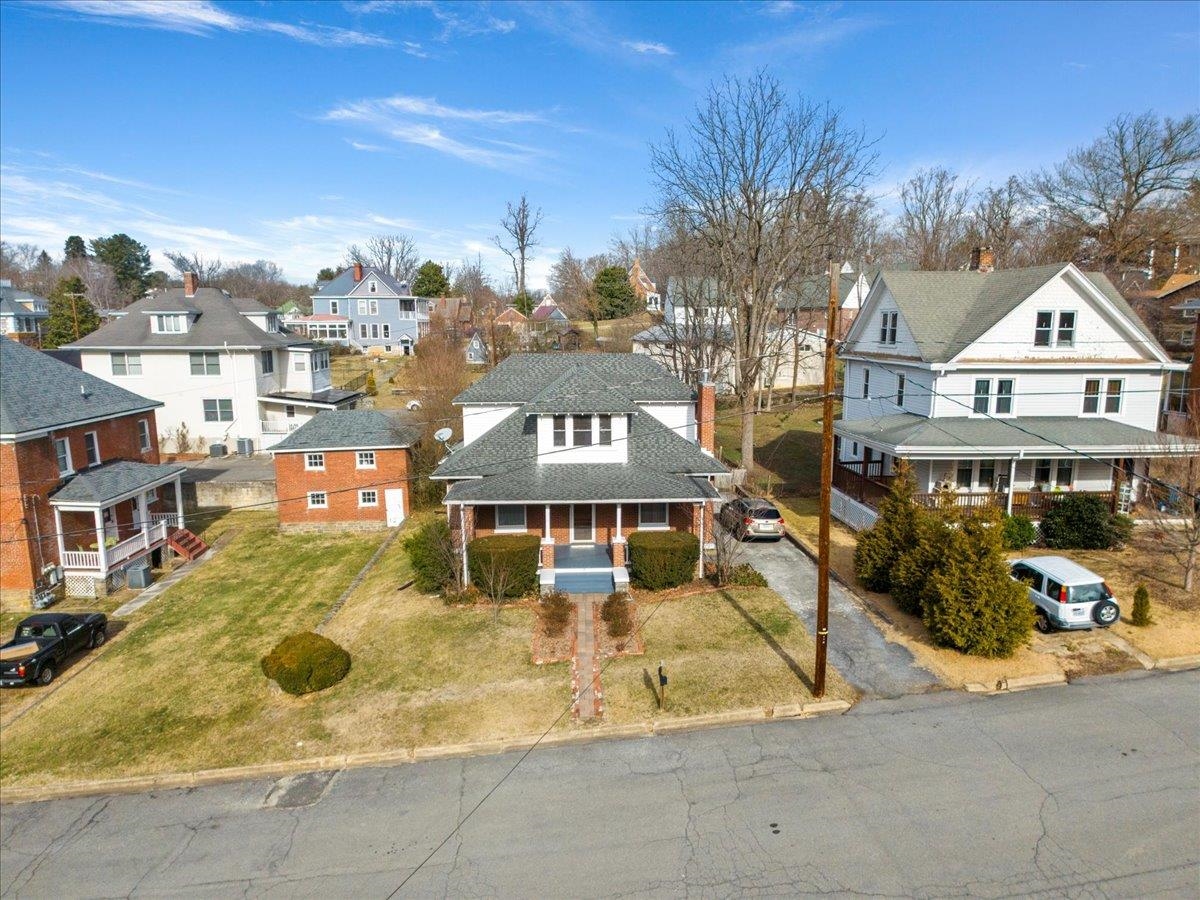 36 8th Street NW Pulaski VA 24301