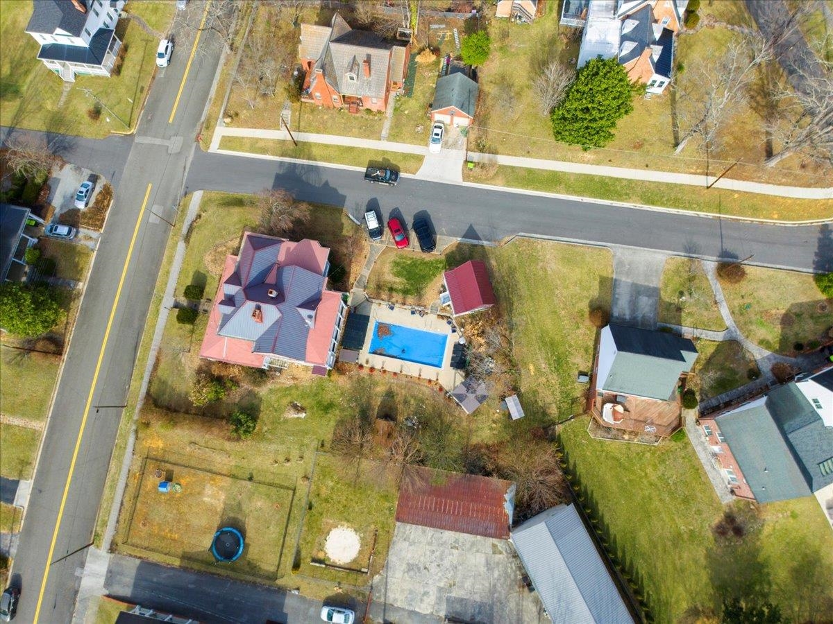 36 8th Street NW Pulaski VA 24301