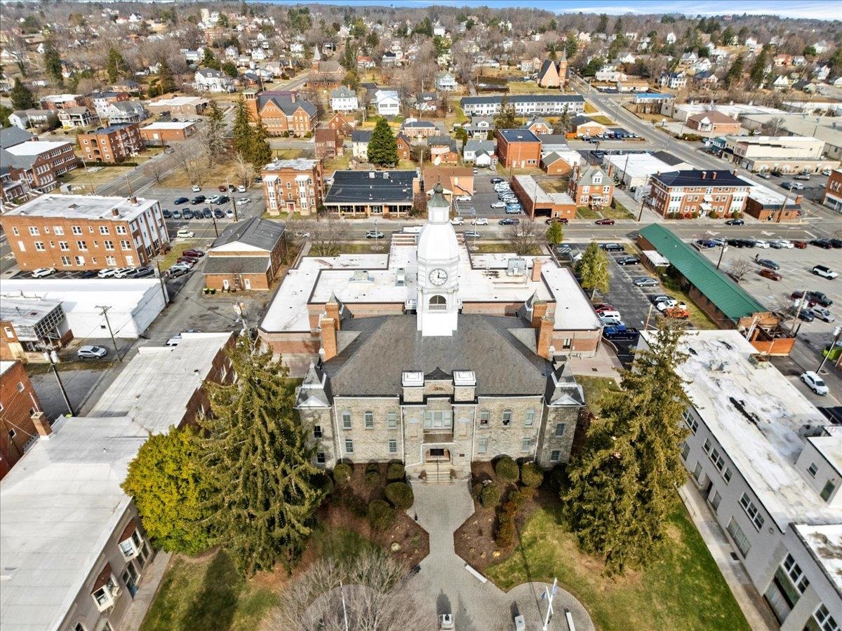 36 8th Street NW Pulaski VA 24301