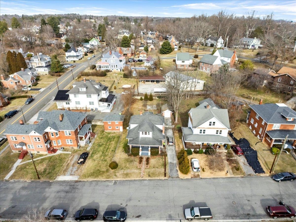 36 8th Street NW Pulaski VA 24301