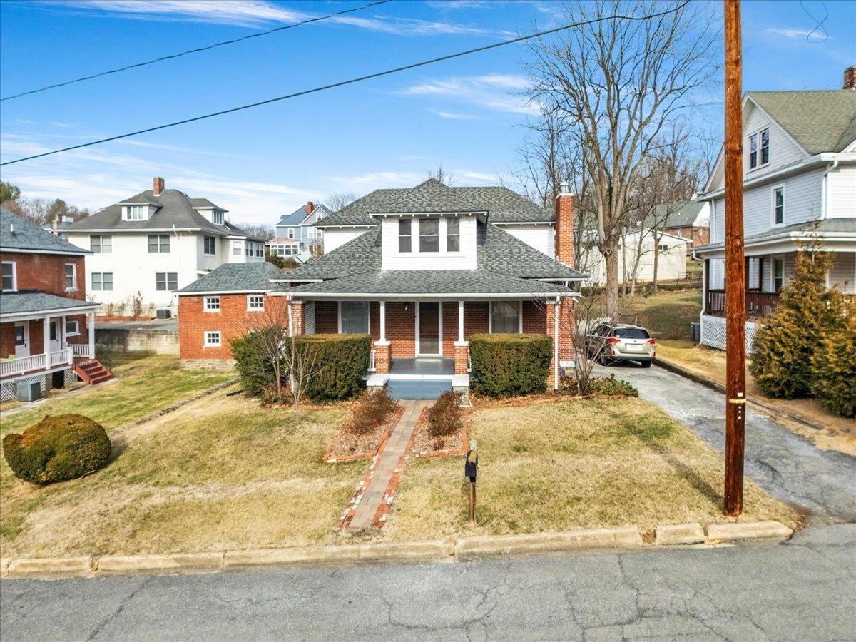 36 8th Street NW Pulaski VA 24301