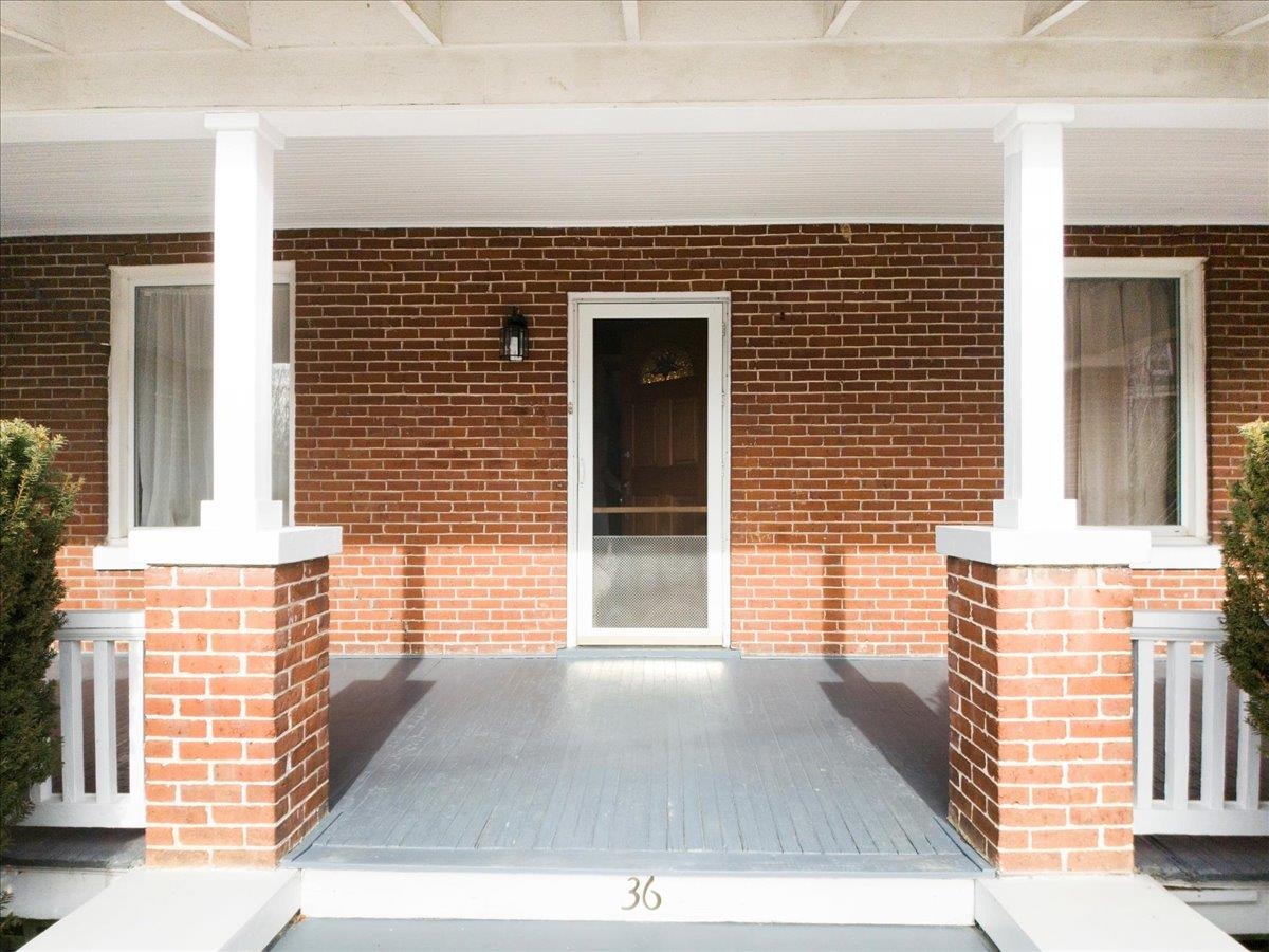 36 8th Street NW Pulaski VA 24301