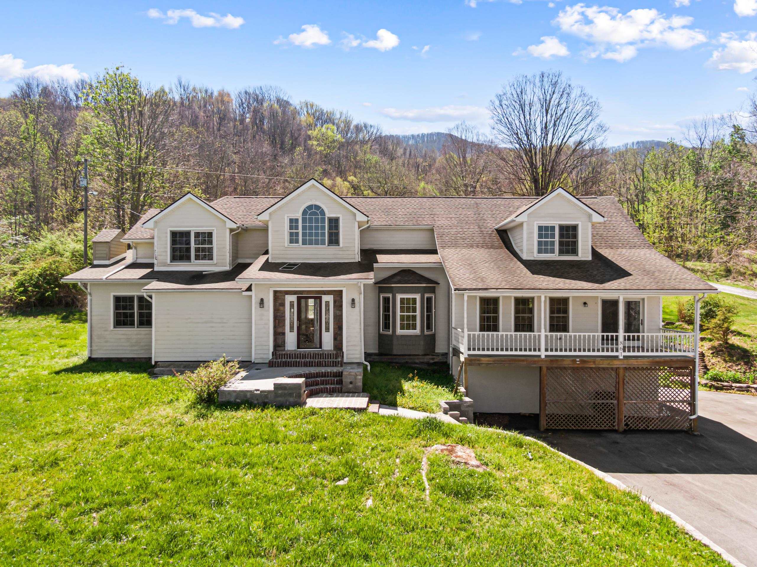 861 Slade Road Bluefield VA 24605