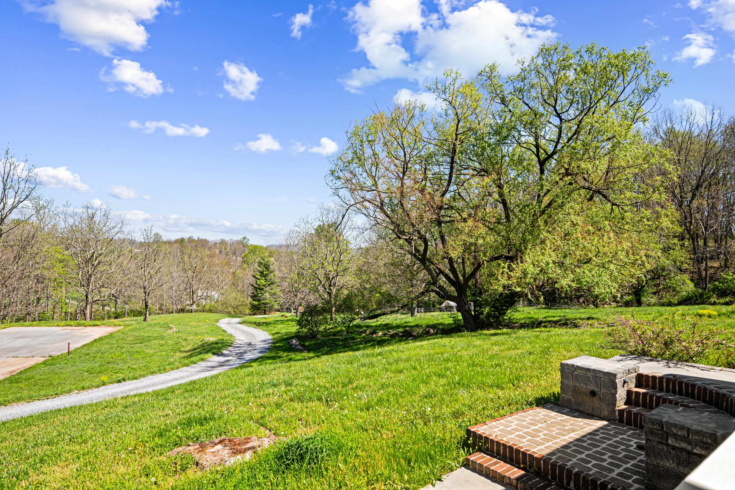861 Slade Road Bluefield VA 24605
