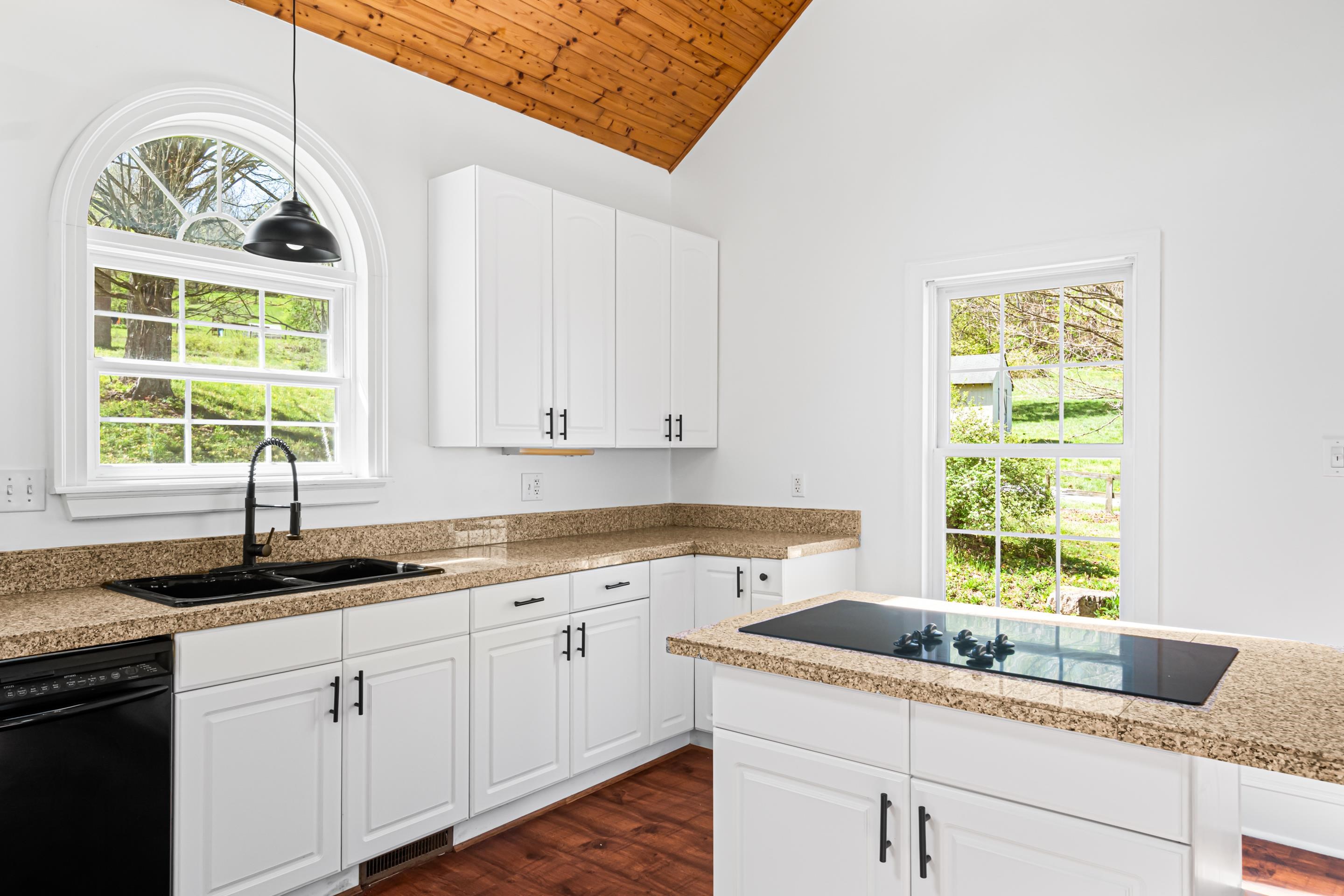 861 Slade Road Bluefield VA 24605