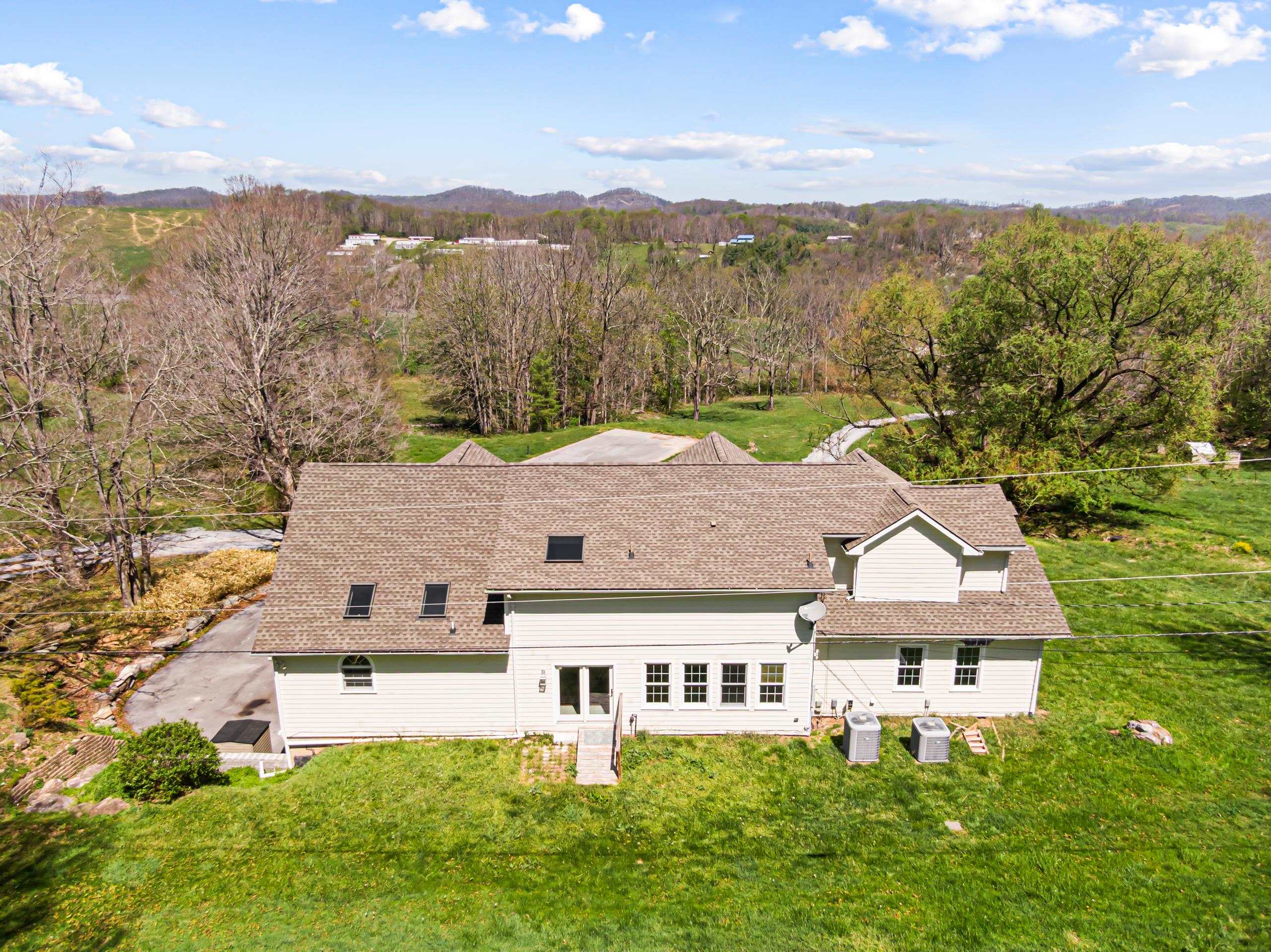 861 Slade Road Bluefield VA 24605