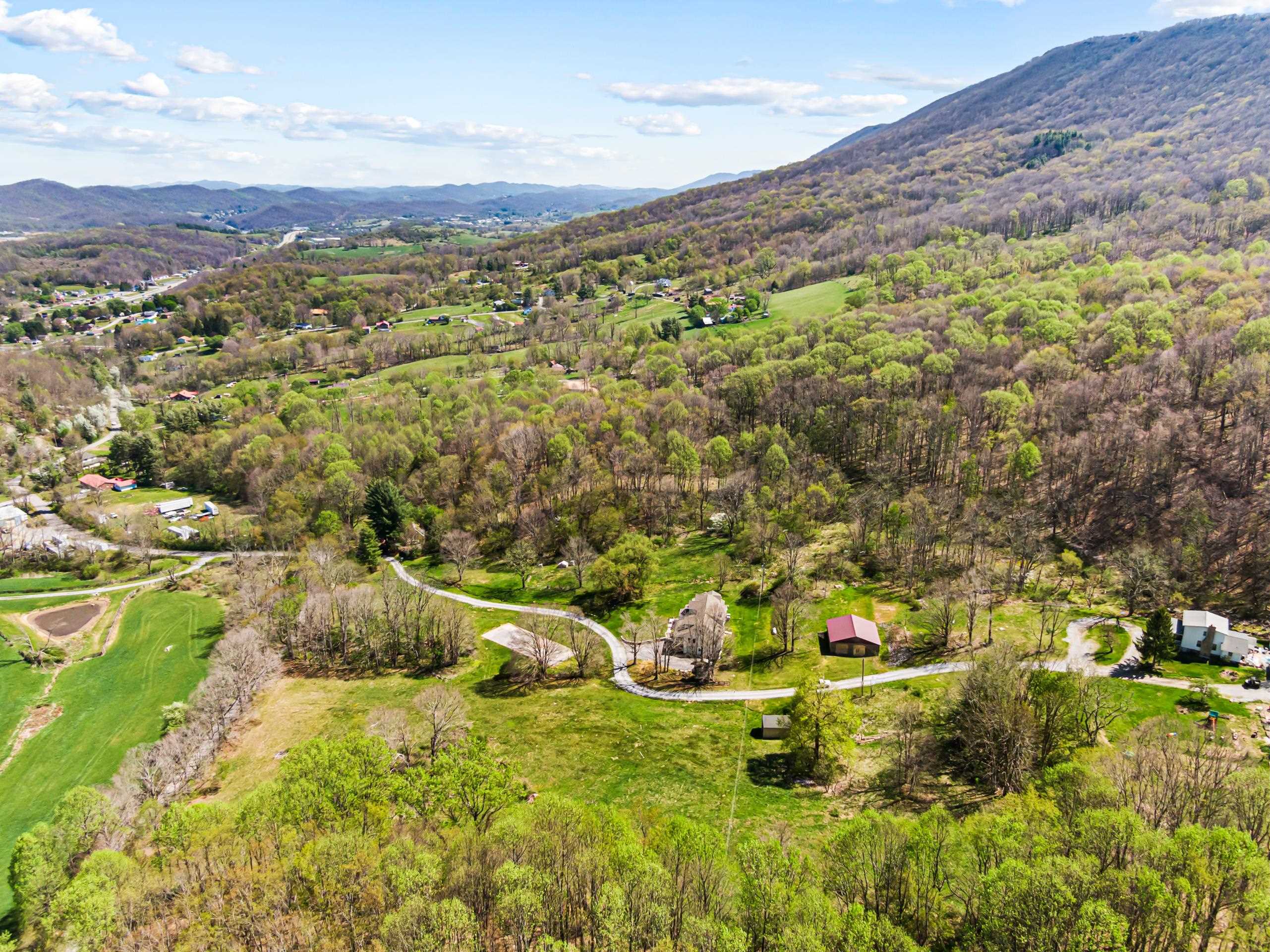 861 Slade Road Bluefield VA 24605