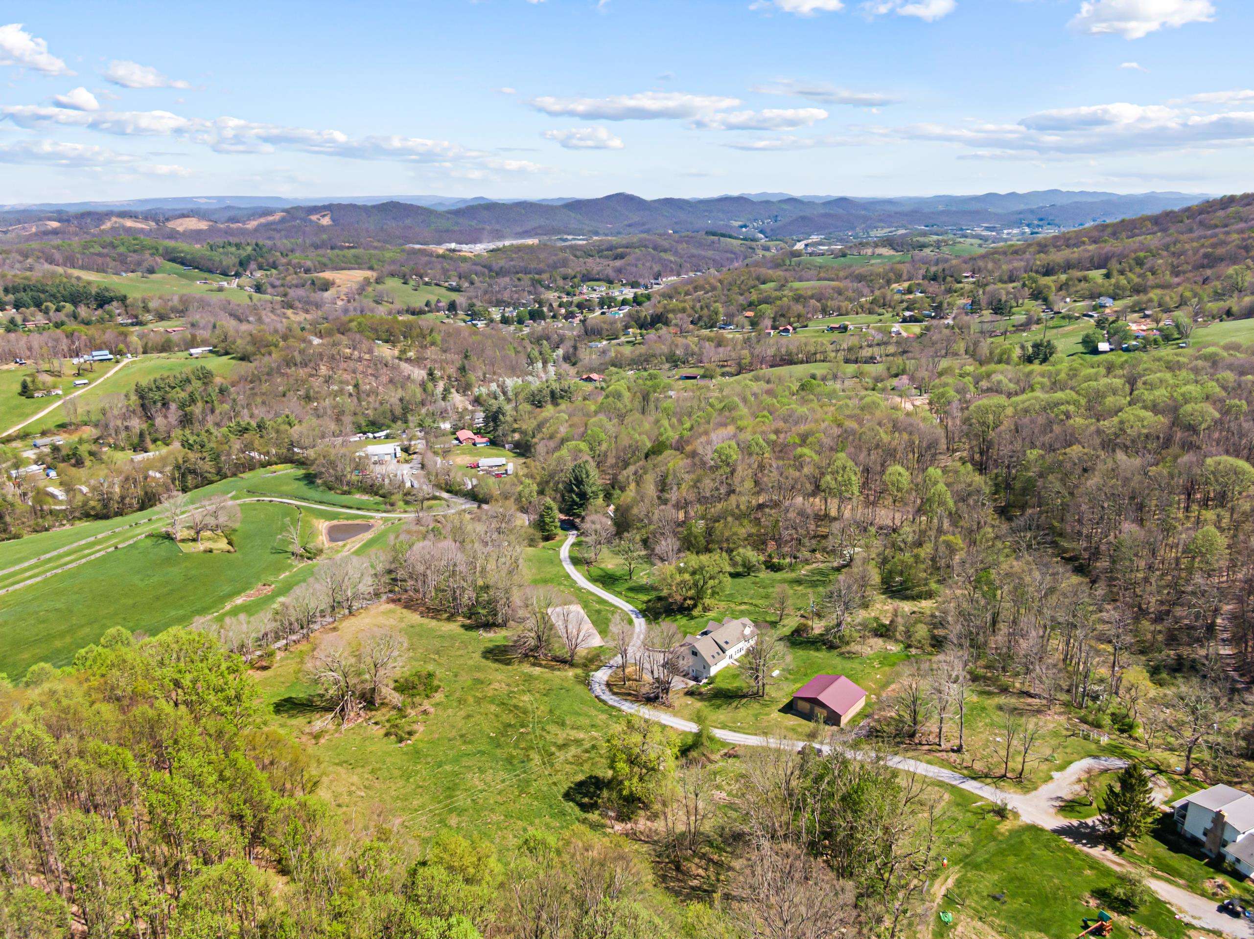 861 Slade Road Bluefield VA 24605
