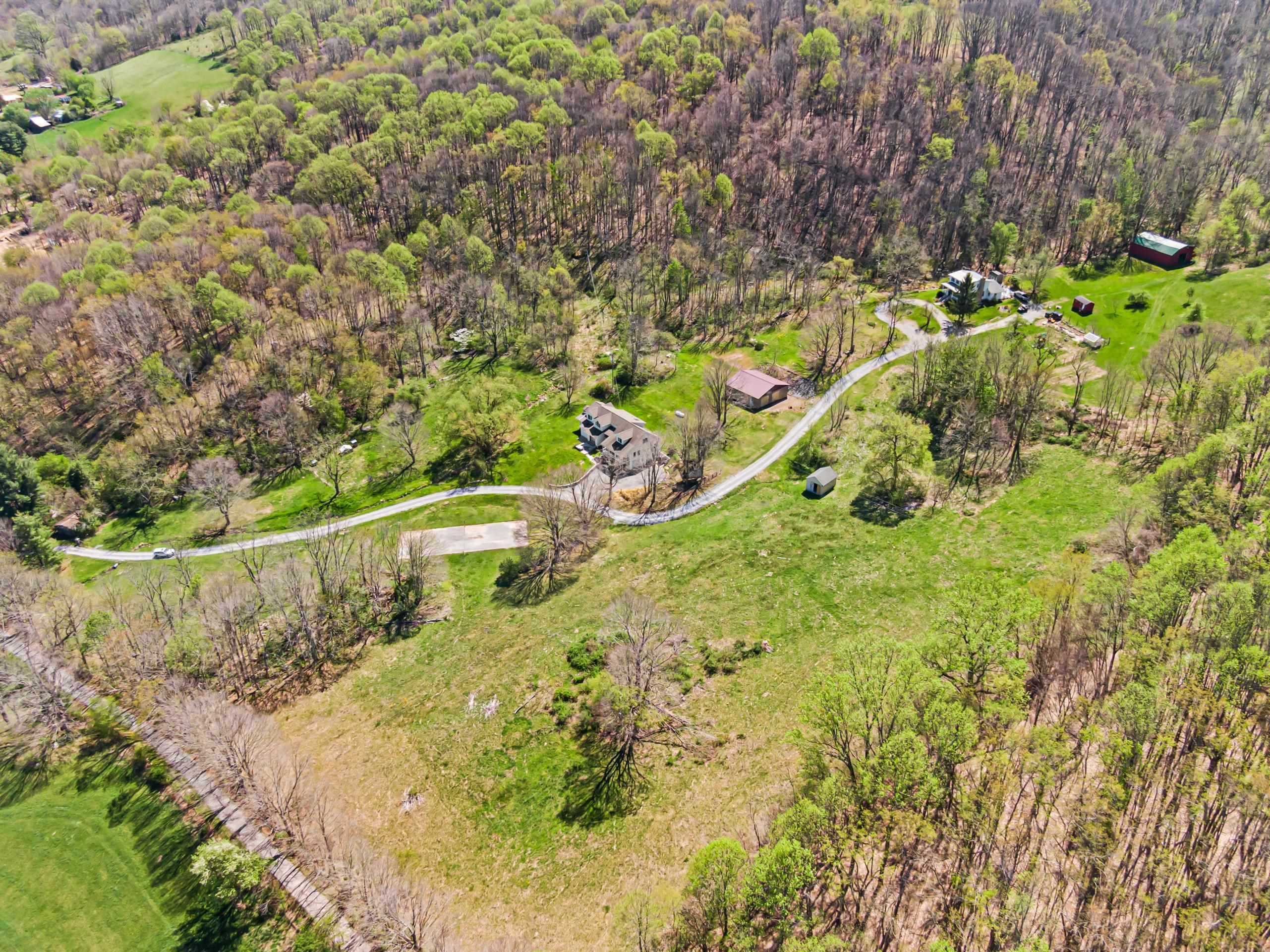 861 Slade Road Bluefield VA 24605