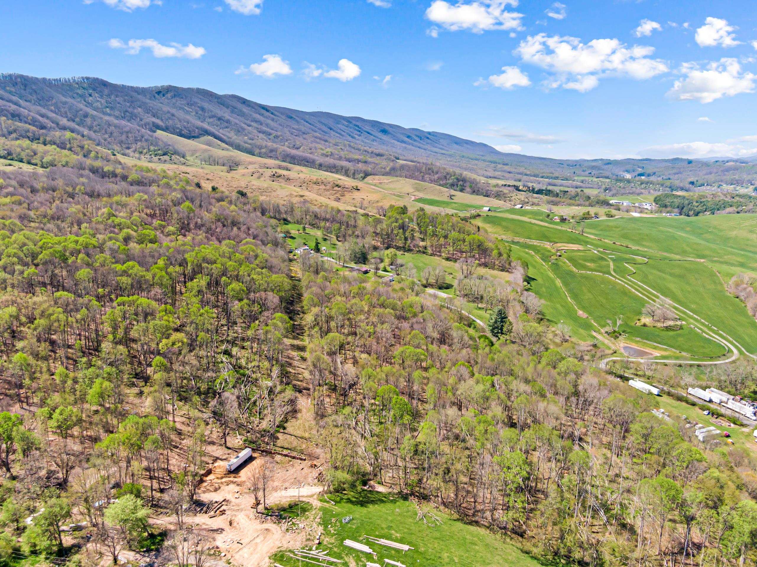 861 Slade Road Bluefield VA 24605