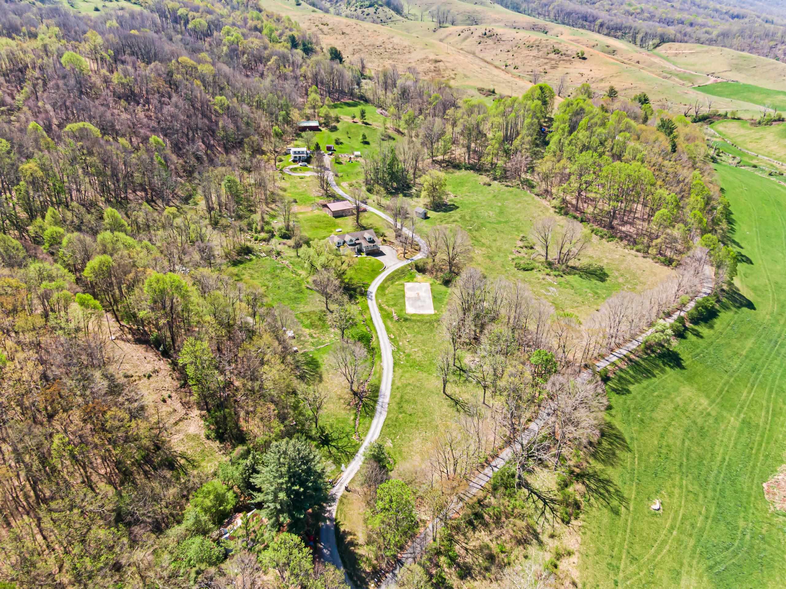 861 Slade Road Bluefield VA 24605