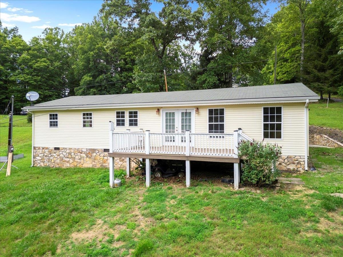 2528 Old Hurst Road Hiwassee VA 24347