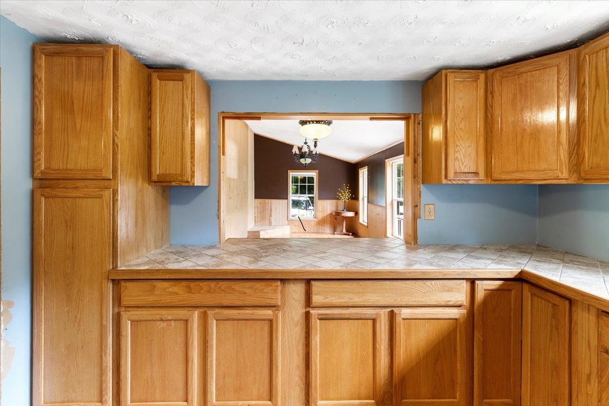 2528 Old Hurst Road Hiwassee VA 24347