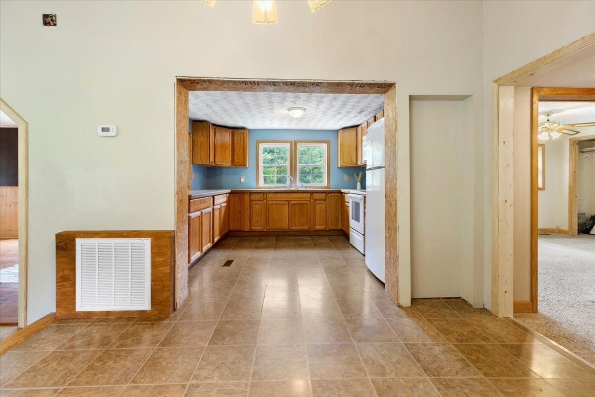 2528 Old Hurst Road Hiwassee VA 24347