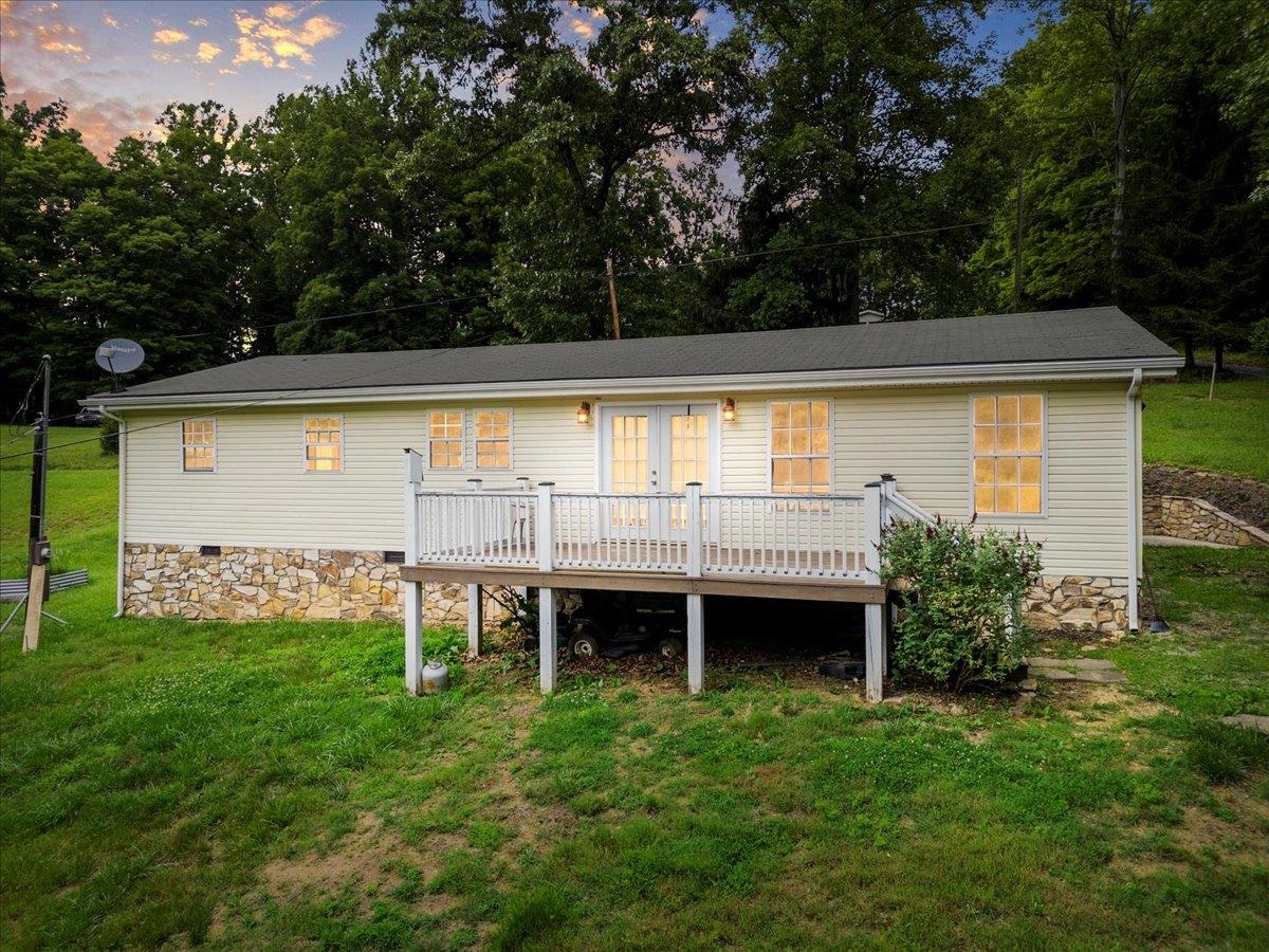 2528 Old Hurst Road Hiwassee VA 24347
