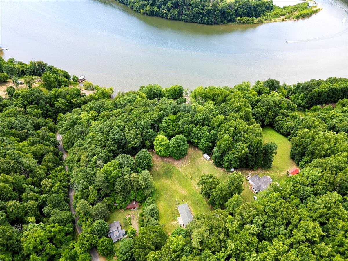 2528 Old Hurst Road Hiwassee VA 24347