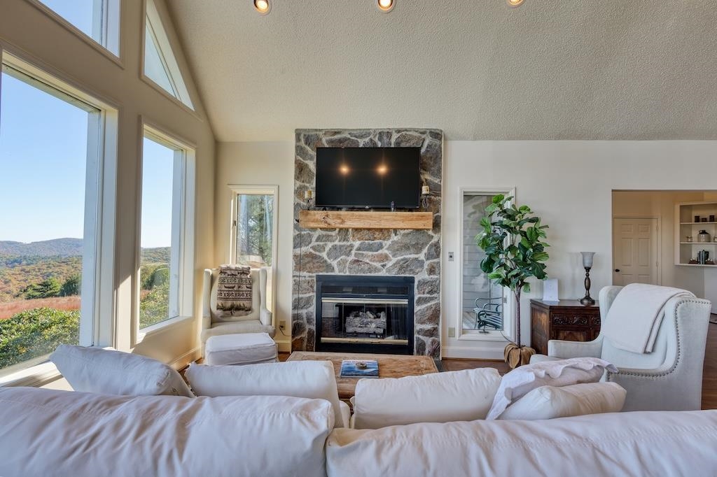 3384 Fairview Church Road Floyd VA 24091