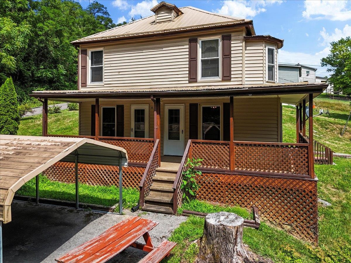 7272 Manns Drive Radford VA 24141