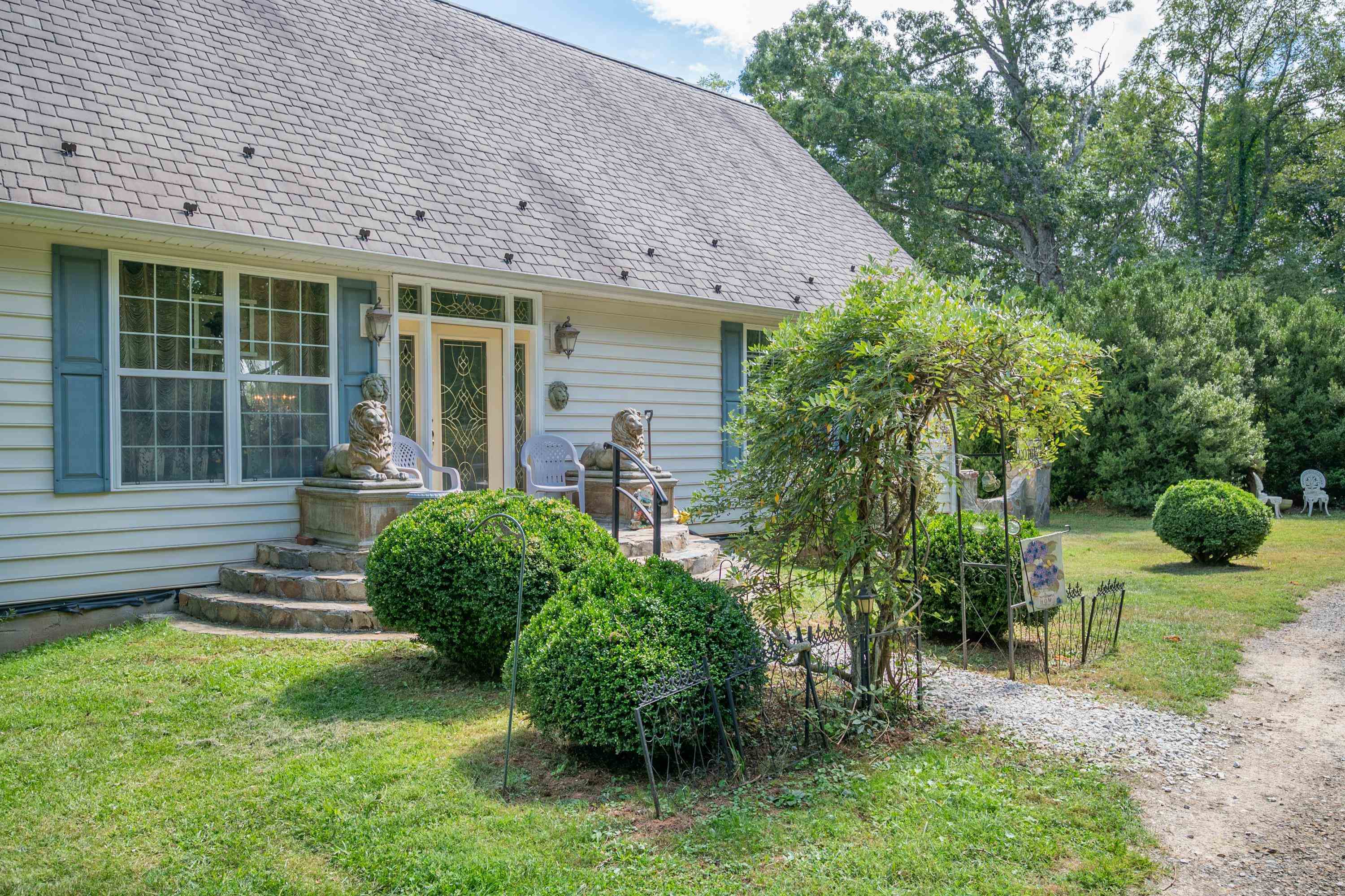 626 Ivy Drive NE Floyd VA 24091