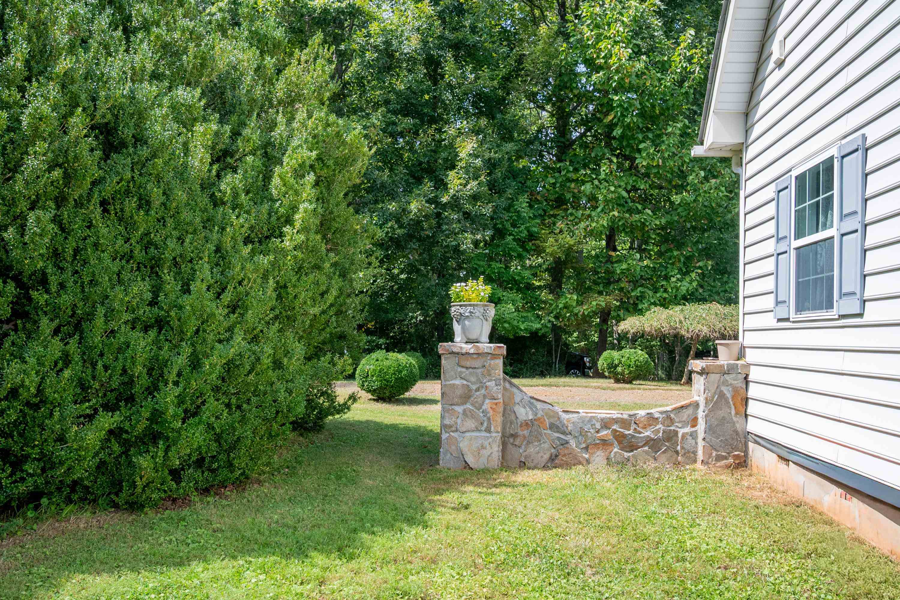 626 Ivy Drive NE Floyd VA 24091