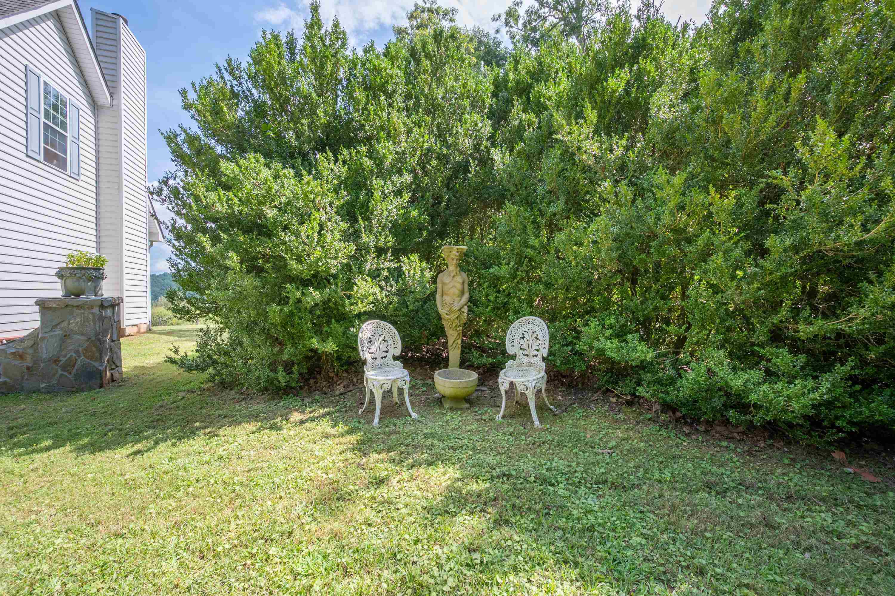 626 Ivy Drive NE Floyd VA 24091