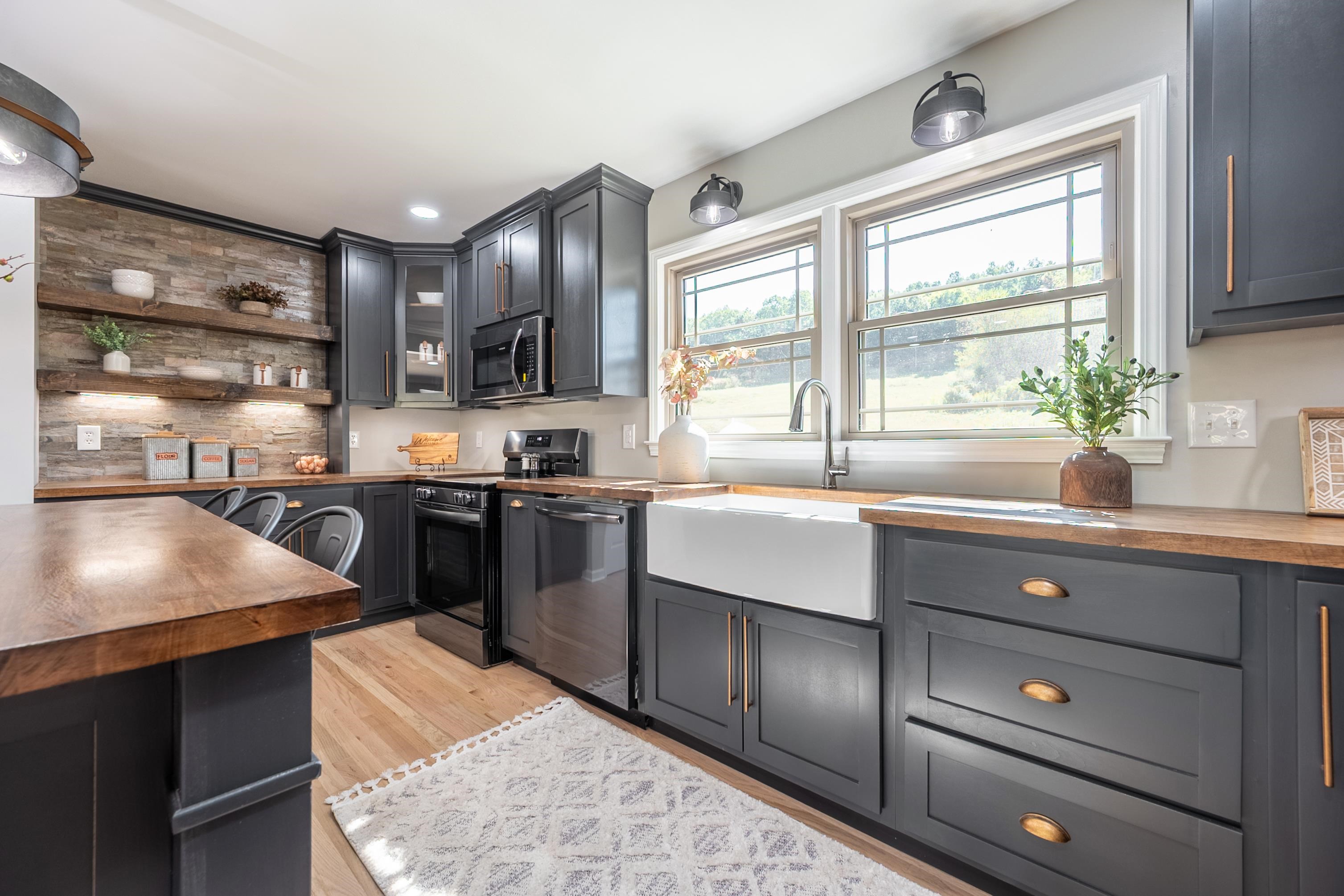 983 Sanders Mines Road Fort Chiswell VA 24360