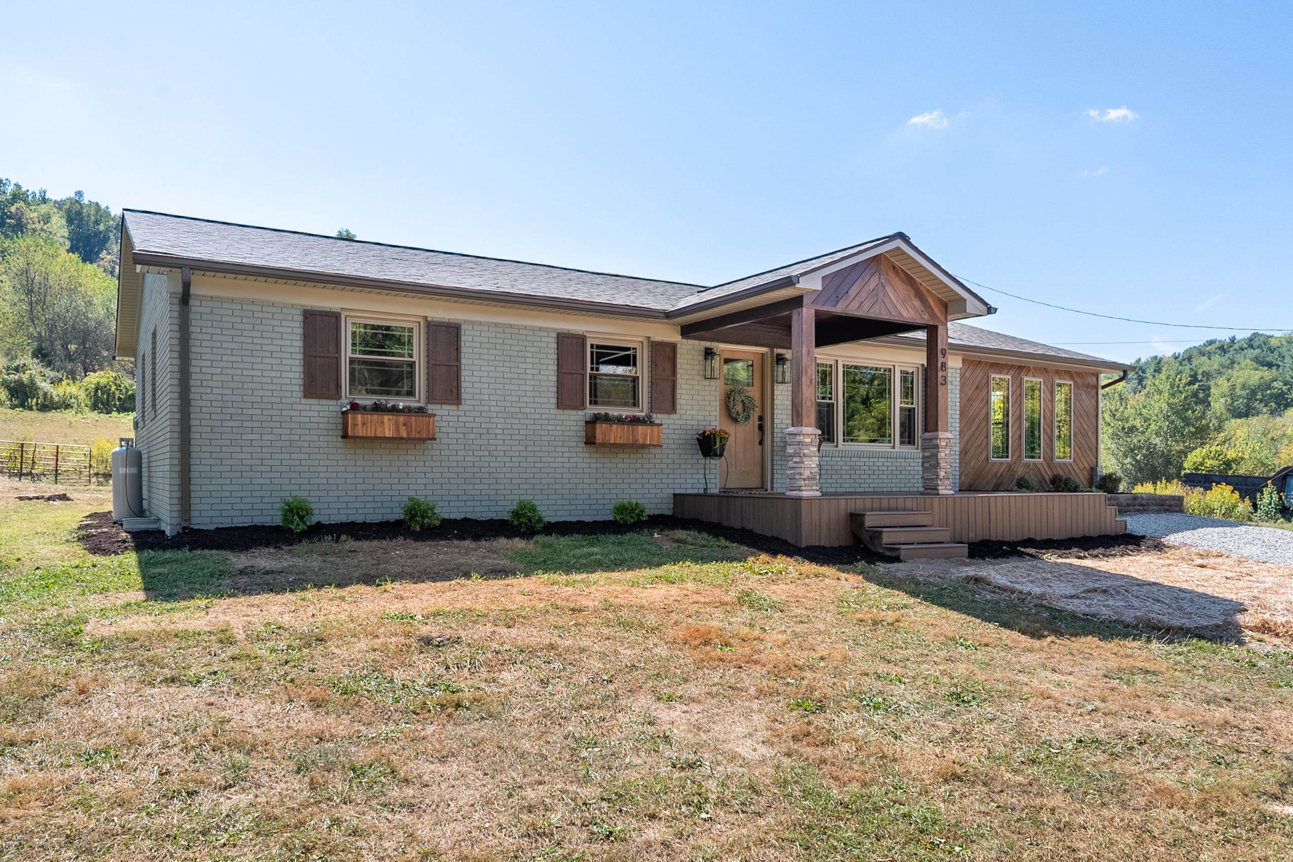 983 Sanders Mines Road Fort Chiswell VA 24360