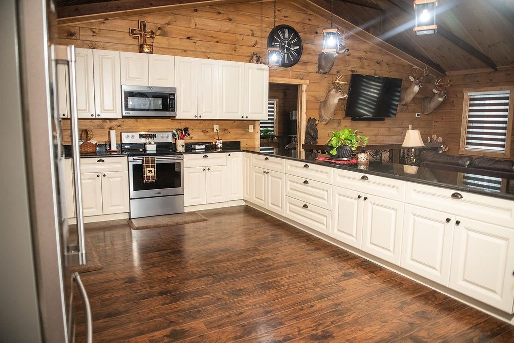 467 River Oaks Drive Austinville VA 24312
